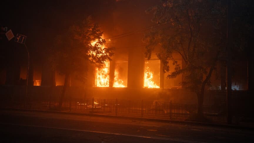 Kiev Belediye Başkanı Kliçko, kente hava saldırılarının devam ettiğini duyurdu