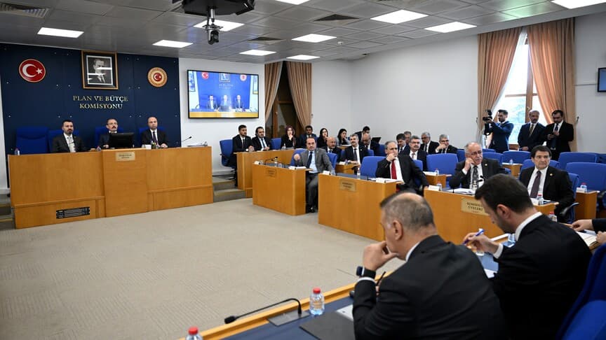 Emniyet ve basına yönelik düzenlemeler içeren kanun teklifi kabul edildi