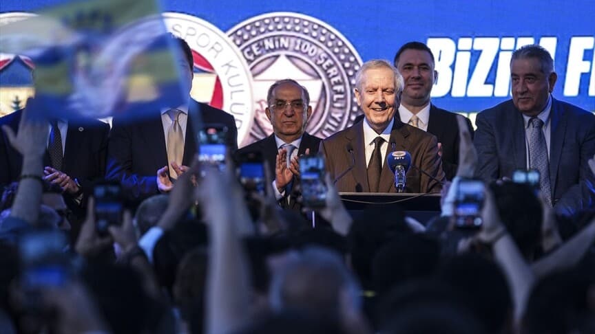 Aziz Yıldırım, İstanbul'da kongre üyeleriyle buluştu
