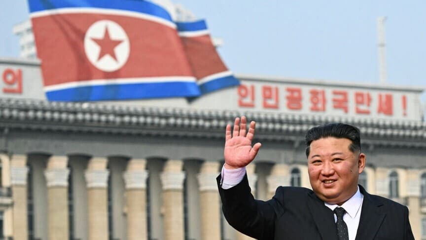 Kim Jong-un, Kuzey Kore'nin nükleer malzeme üretimini iki kat artırdığını duyurdu
