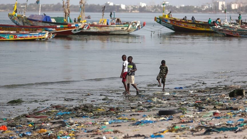 Dakar'daki Hann Körfezi plastik kirliliğiyle karşı karşıya