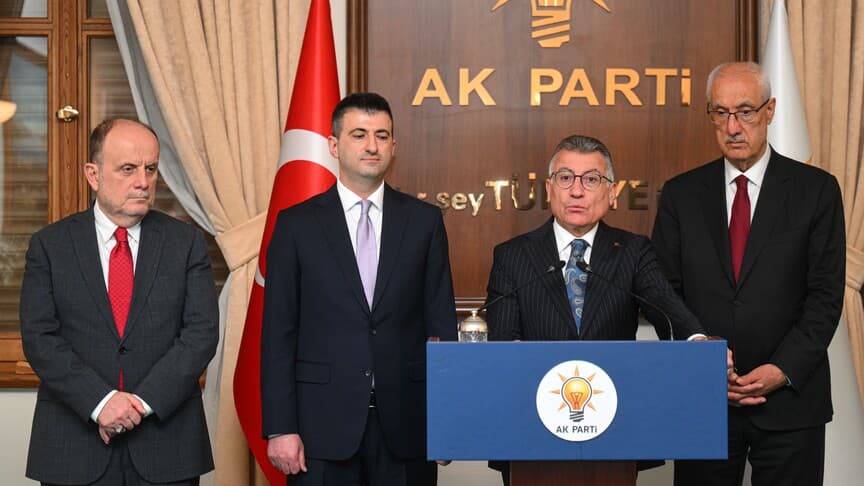 AK Parti, TSK ile ilgili düzenlemeleri de içeren kanun teklifini TBMM Başkanlığına sundu