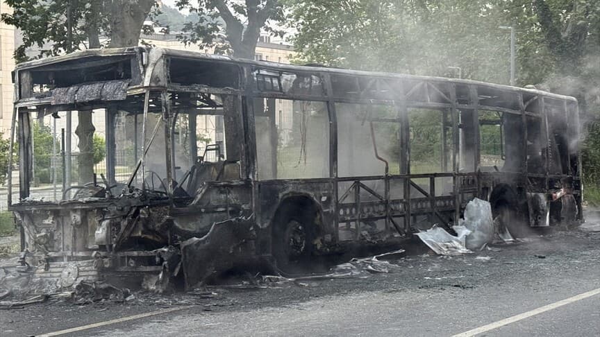 Beykoz'da İETT otobüsü yangında zarar gördü