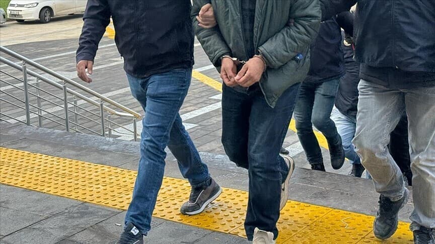 İstanbul merkezli 27 ildeki dolandırıcılık operasyonunda gözaltına alınan şüphelilerden 79'u tutuklandı