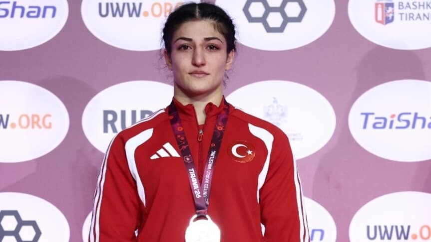 Milli güreşçi Elvira Süleyman Kamaloğlu, Ulanbator Açık'ta bronz madalya kazandı