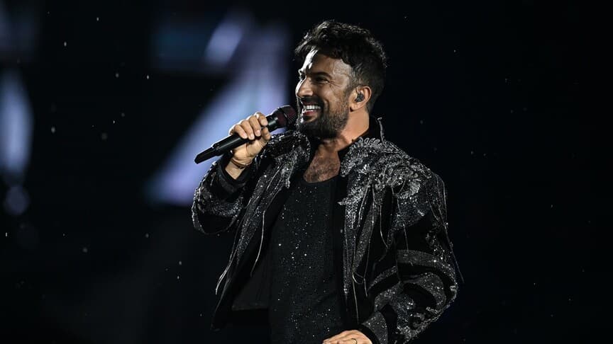 Tarkan, Koç Holding'in 100. yıl kutlamaları kapsamında Ankara'da konser verdi