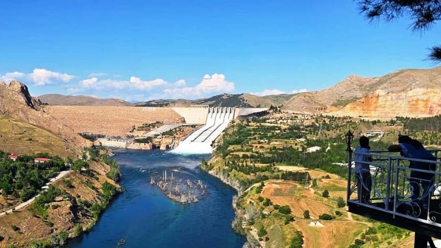 Elazığ'da Keban Barajı'nda tahliye kapakları ikinci kez açıldı