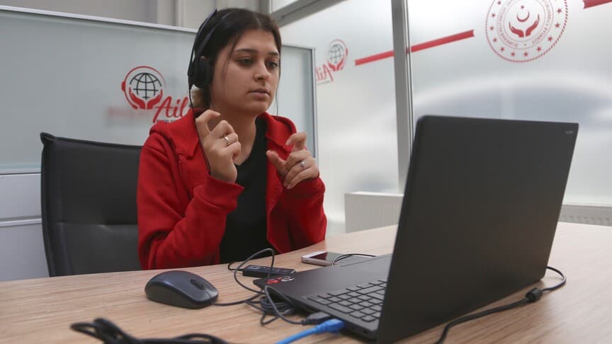 AİLEM Engelsiz İletişim Merkezi, 286 bin 384 çağrıya çeviri desteği sağladı