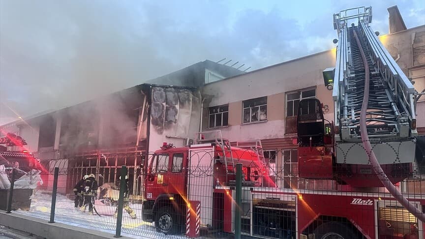 Konya'da yangına müdahale eden itfaiyeci hayatını kaybetti