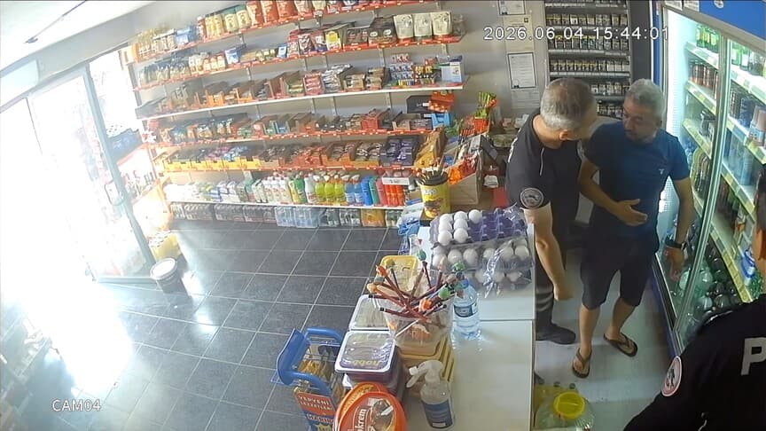 Osmaniye'de bakkal, polis memurunun yardımıyla boğazındaki şekerden kurtuldu