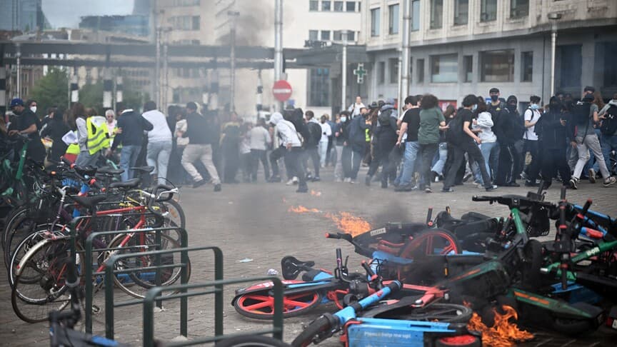 Belçika'da protestolar sonrası hükümetten sert önlemler açıklaması