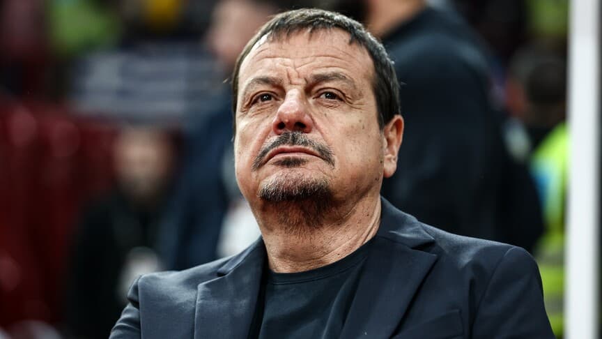 Ergin Ataman, Olympiakos taraftarına tepki gösterdi