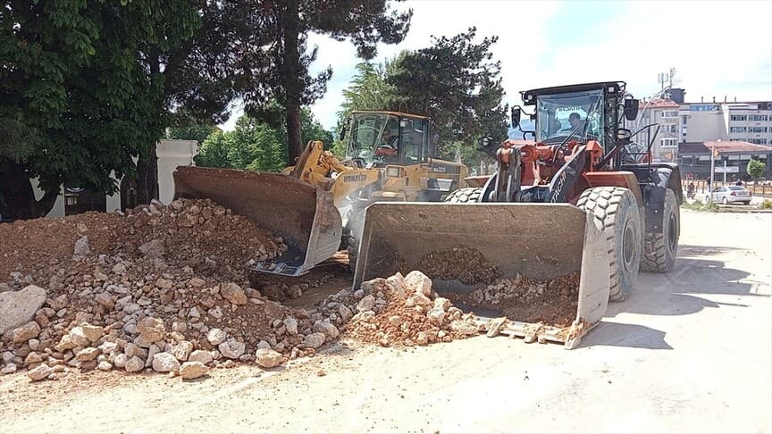 Turhal'da Yeşilırmak çevresindeki tahkimatlar kaldırılıyor