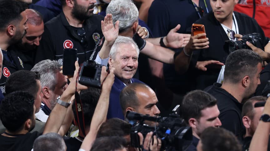 Aziz Yıldırım ve yönetim kurulu üyeleri mazbatalarını aldı