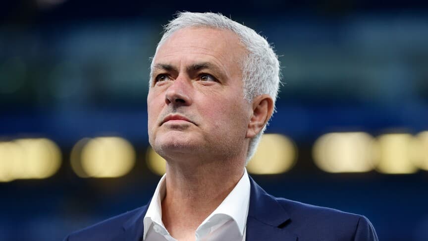 Real Madrid, Jose Mourinho ile 3 yıllık sözleşme imzaladı