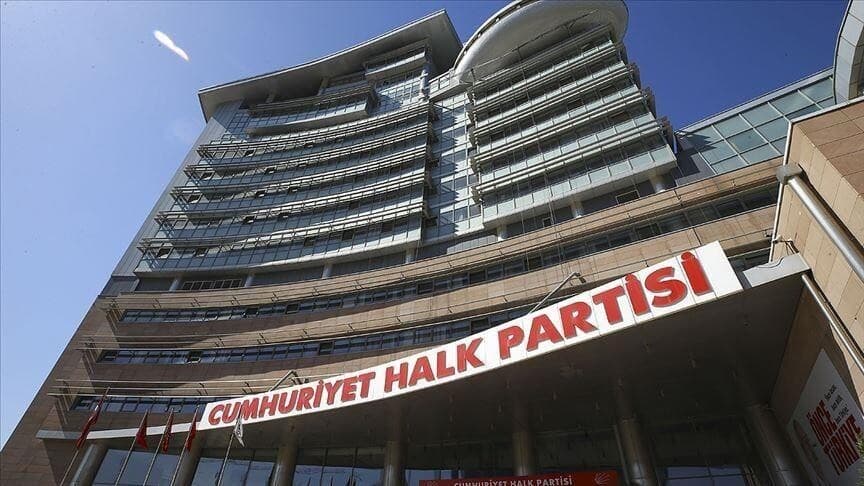 CHP'li Başarır ve Günaydın'ın grup başkanvekilliği unvanları kaldırıldı