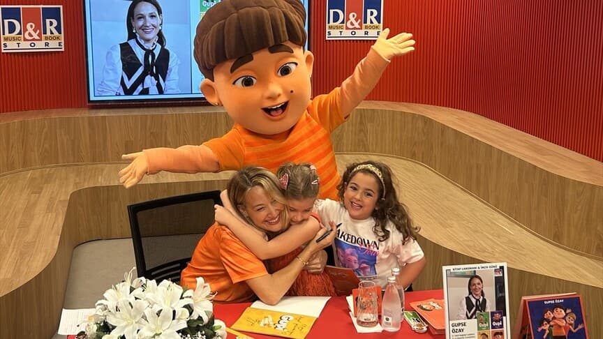 Gupse Özay, çocuklar için 'Gupi' adlı kitap serisini tanıttı