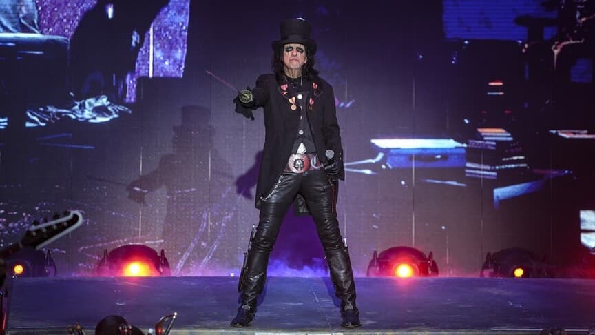 Alice Cooper, İstanbul'da rock konseri verdi