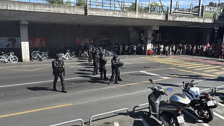 Cenevre'de G7 Zirvesi karşıtı gösteri biber gazıyla sona erdi