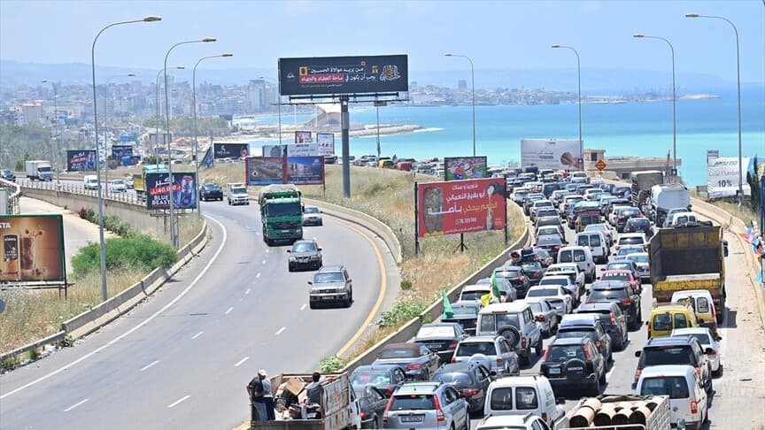 İsrail'in saldırılarından etkilenen Lübnanlılar evlerine dönmeye başladı