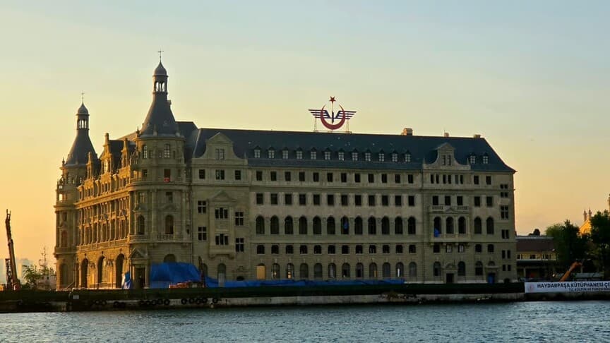 Haydarpaşa Garı'ndaki restorasyon çalışmaları tamamlandı
