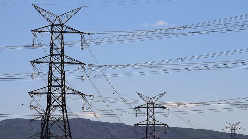 İran ve Katar elektrik şebekeleri bağlanıyor