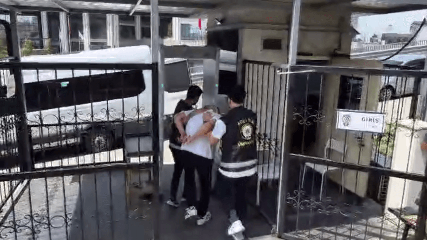 Ümraniye'de trafikte tartıştığı sürücüyü darbeden şüpheli yakalandı