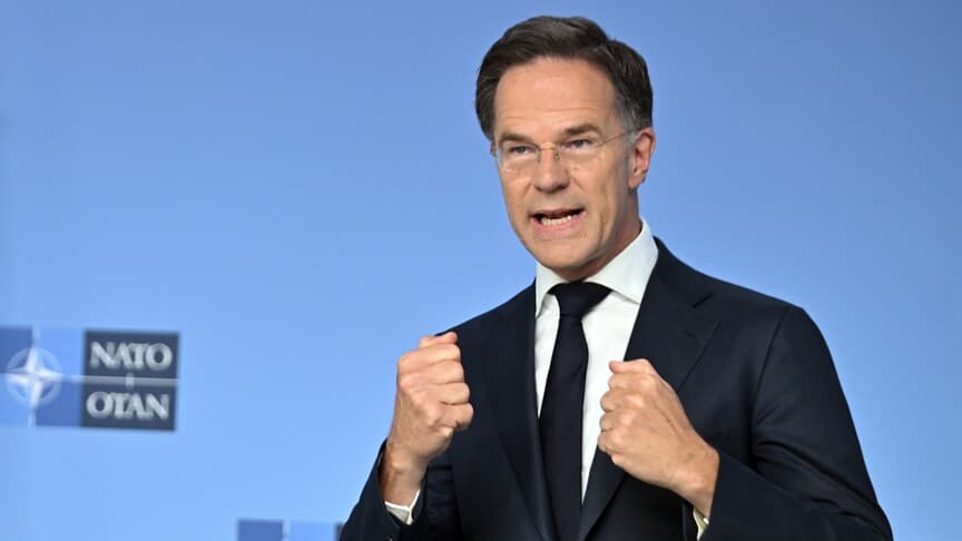 Rutte, ABD'nin Avrupa katkılarını azaltma kararını hemen uygulayacak