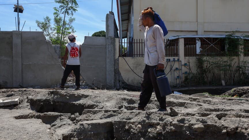 Filipinler'de 7,8 büyüklüğündeki depremde ölü sayısı 78 oldu