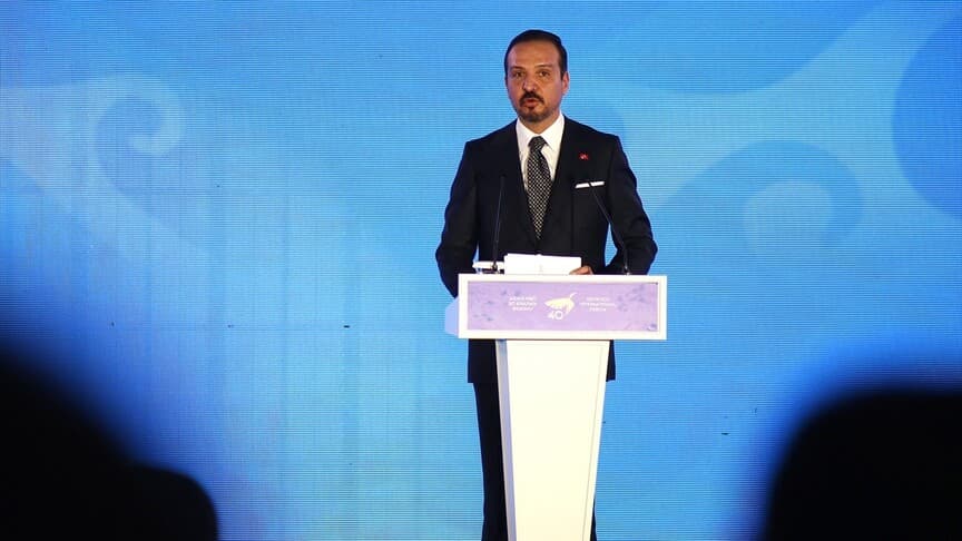 Prof. Dr. Kürşad Zorlu, Issık Göl Forumunda yapay zeka üzerine konuştu
