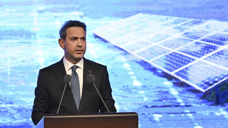 Bakan Bayraktar, güneş enerjisinin Türkiye'deki en büyük enerji kaynağı olacağını açıkladı