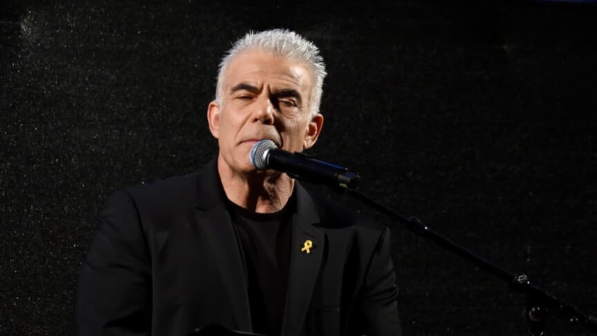 Lapid: Hükümet değişmezse İsrail'in dış ilişkileri tehlikeye girecek