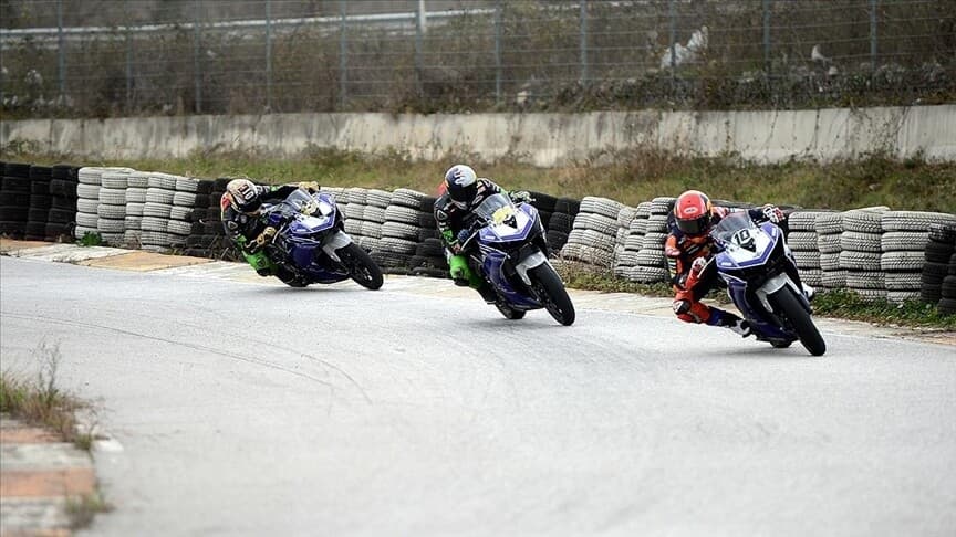 Türk motosikletçiler Avrupa'da yarışacak