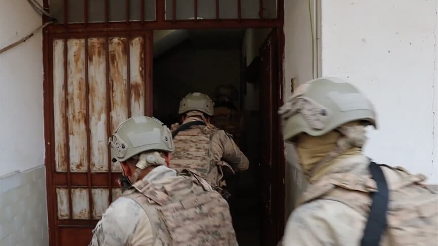 DEAŞ'a yönelik 26 ilde düzenlenen operasyonlarda 70 kişi yakalandı