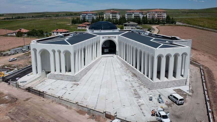 Bahçeli'nin bağışladığı arsada inşa edilen cemevinin ikinci etabı tamamlandı