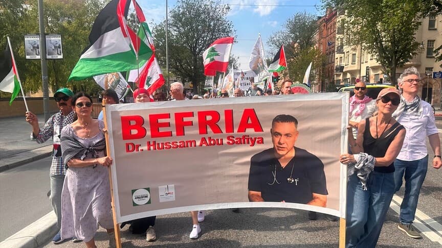 İsrail'in Filistin ve Lübnan'a saldırıları İsveç'te protesto edildi