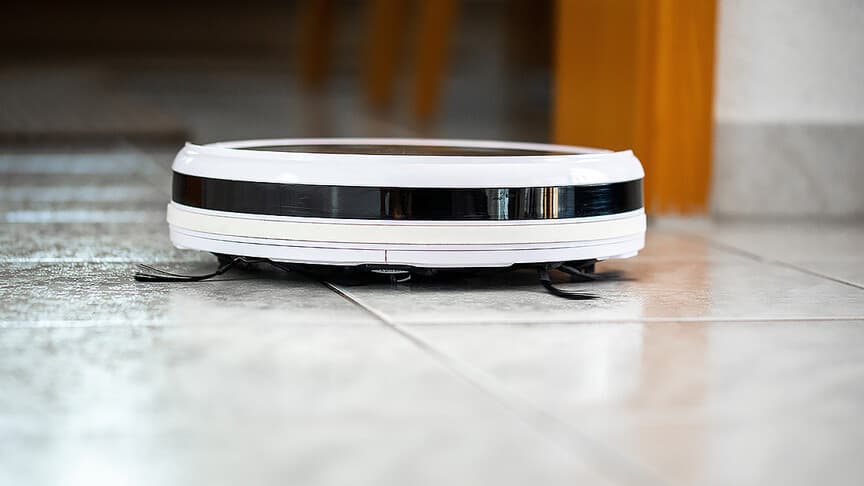 Hakaret ve tehdide robot süpürge ile uzlaşma sağlandı