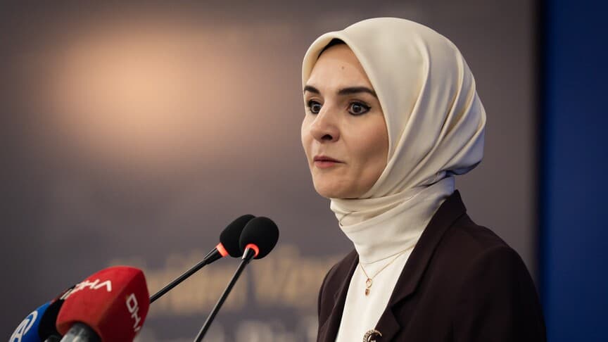 Bakan Göktaş: Aileyi değersizleştiren kültüre karşı sosyal bilinç oluşturmalıyız