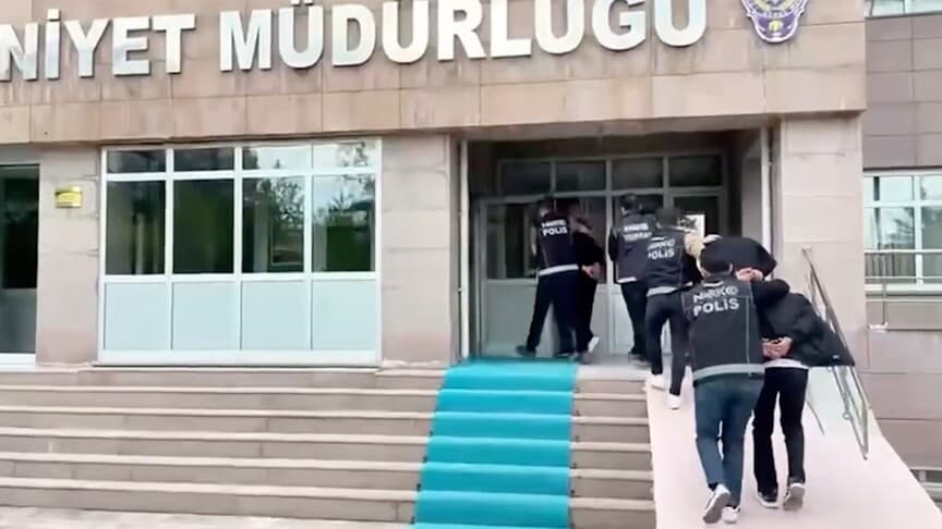 Uyuşturucu operasyonlarında 1926 şüpheli yakalandı, 976'sı tutuklandı