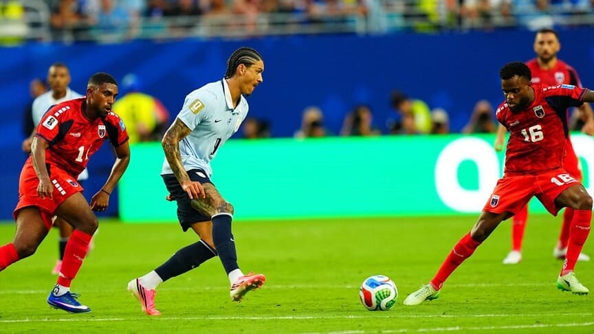 Uruguay ve Yeşil Burun Adaları 2-2 berabere kaldı