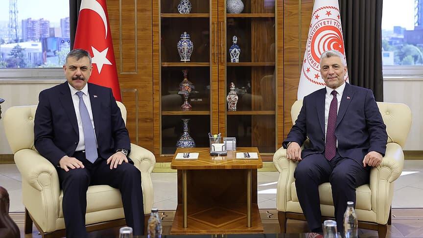 Bakan Bolat, Bakan Çiftçi ile sınır kapıları hizmetlerini görüştü
