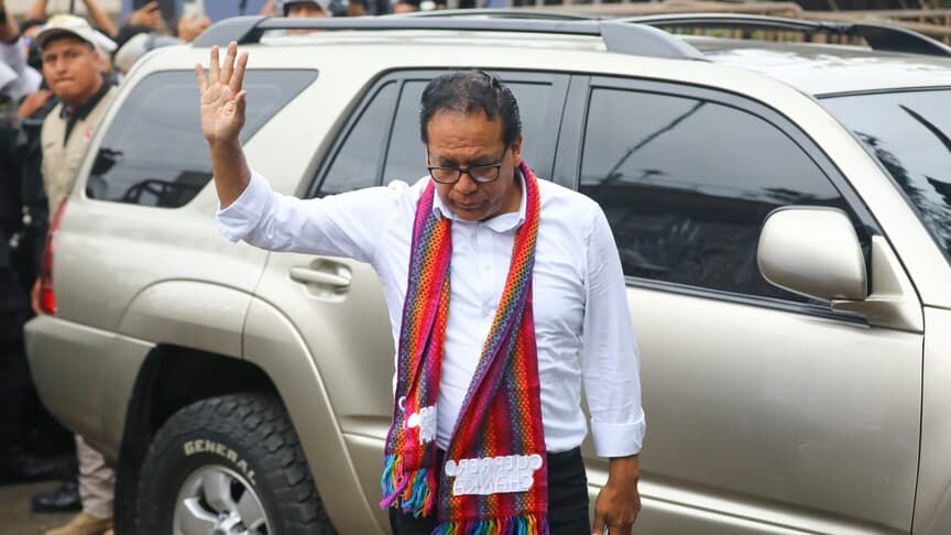 Peru'da seçimde Sanchez, yurt dışı oylarının iptalini talep etti