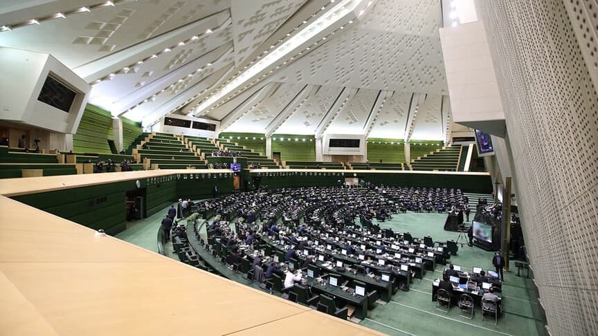 İranlı milletvekili, Meclis Başkanı'nı müzakereleri engellemekle suçladı