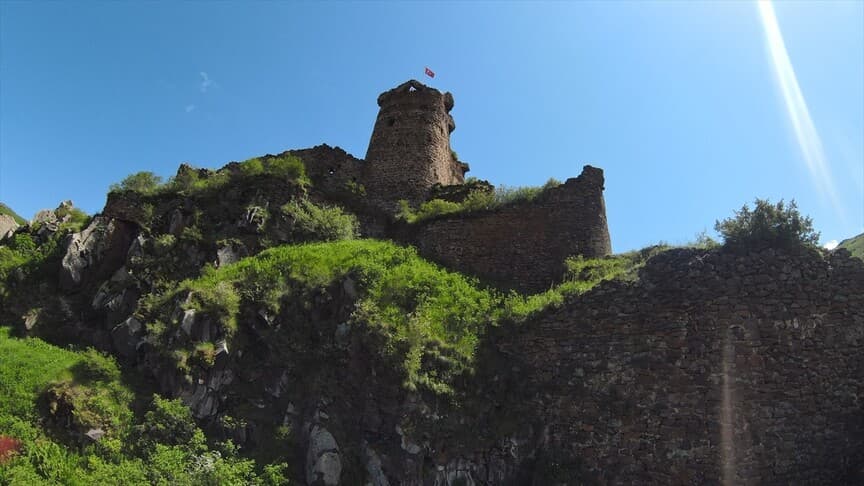 Şeytan Kalesi ve Karaçay Kanyonu doğaseverler için ideal bir nokta