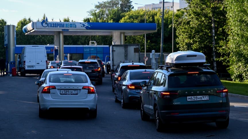 Rusya'da akaryakıt kısıtlaması uygulanan bölge sayısı 16 oldu