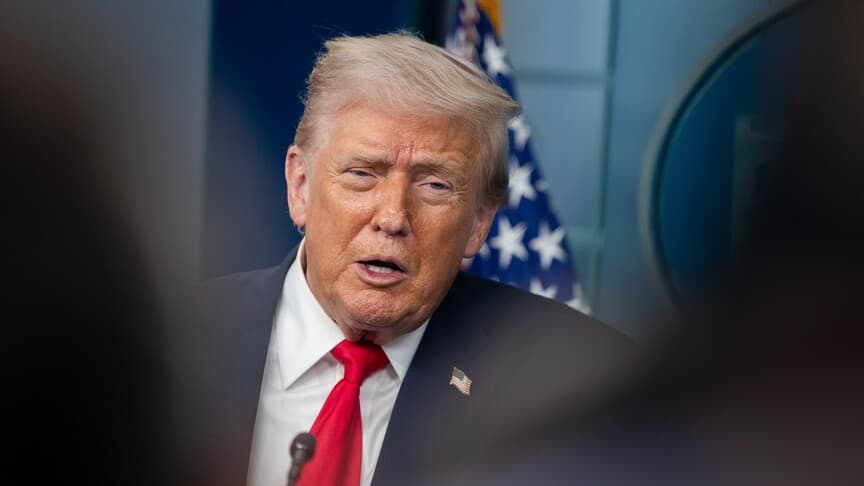 Trump, İran'ın Hürmüz Boğazı'ndaki geçiş ücretleri hakkında bilgi verdiğini açıkladı