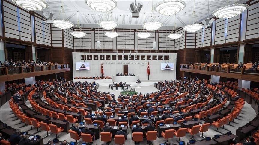 Emniyet ve basına yönelik düzenlemeleri içeren kanun teklifi kabul edildi
