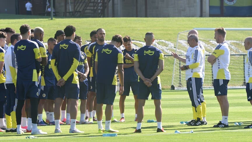 Fenerbahçe, yeni sezon için kamp çalışmalarına devam etti