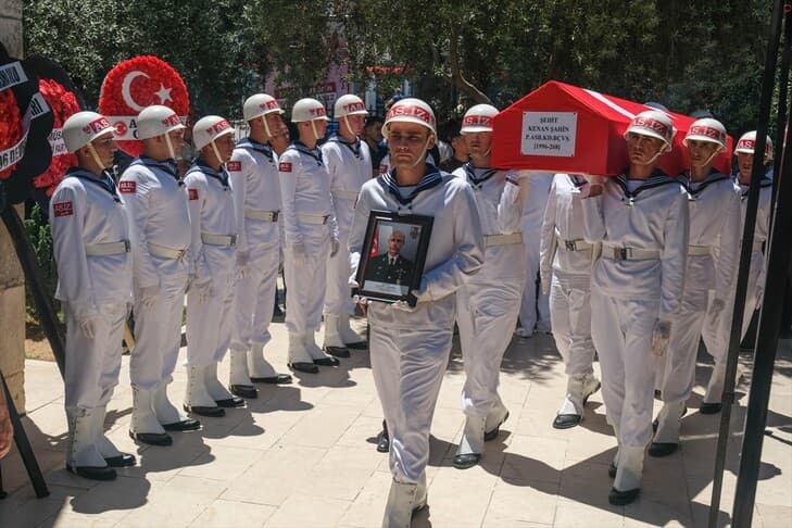 Şehit Piyade Astsubay Kenan Şahin'in cenazesi Mersin'de defnedildi