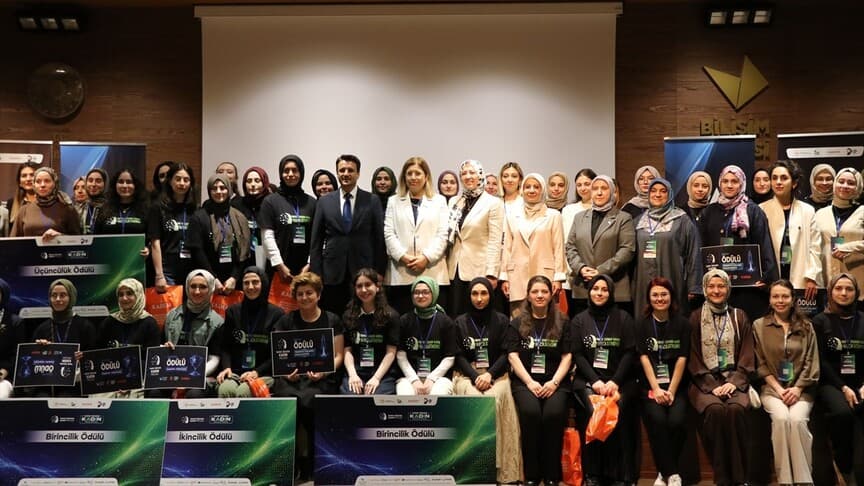 Kadınların yapay zeka projeleri sergilendi